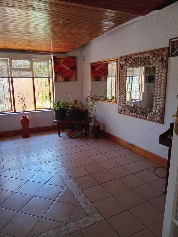 3 Bedroom Property for Sale in Kenwyn Western Cape